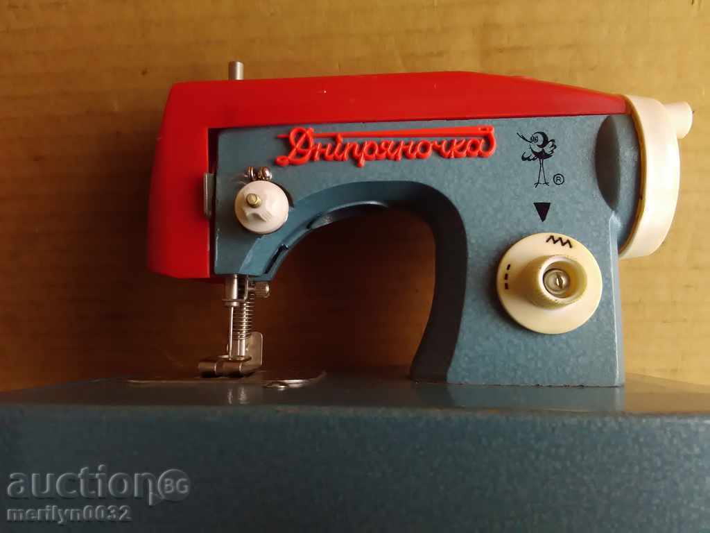 Child sewing machine, toy with price 48.00 BGN | € 24.54 Child sewing machine, toy with price 48.00 BGN | € 24.54