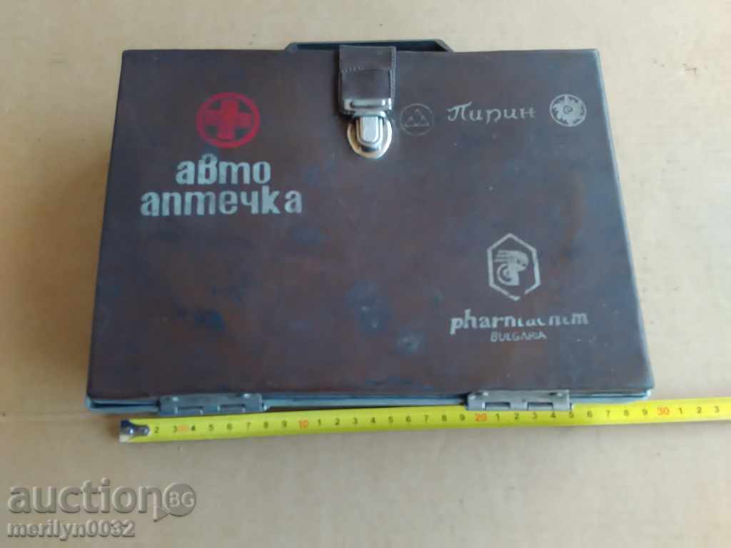 Old car first aid kit, bag, medication, Bulgaria's car with price 24.00 BGN | € 12.27 Old car first aid kit, bag, medication, Bulgaria's car with price 24.00 BGN | € 12.27