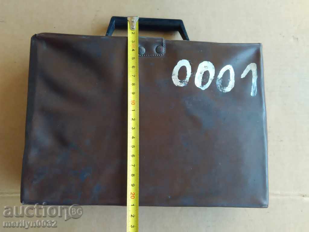 Auction Old car first aid kit, bag, medication, Bulgaria's car Auction Old car first aid kit, bag, medication, Bulgaria's car