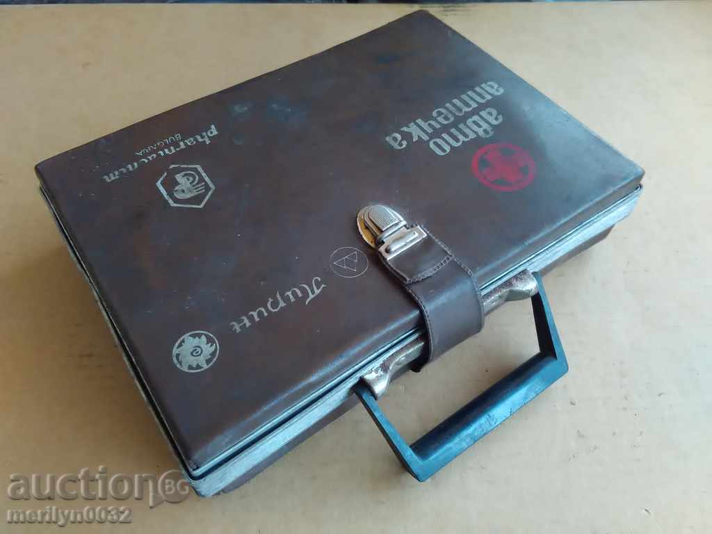 Old car first aid kit, bag, medication, Bulgaria's car - 7 Old car first aid kit, bag, medication, Bulgaria's car - 7