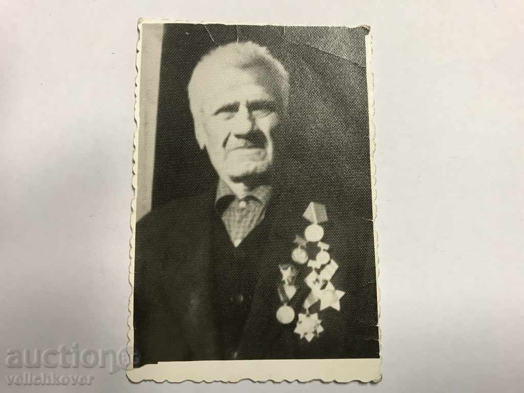 13001 България фотография антифашист партизанин ордени медал