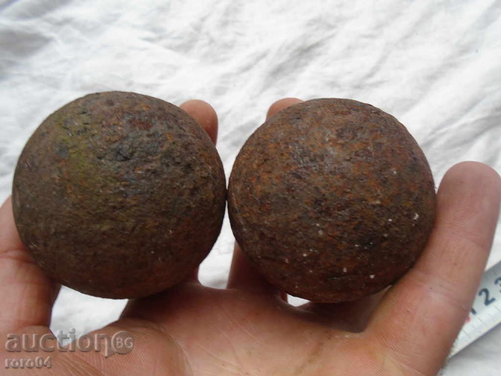 Auction GUITAR - 62 mm. - 2 PIECES Auction GUITAR - 62 mm. - 2 PIECES