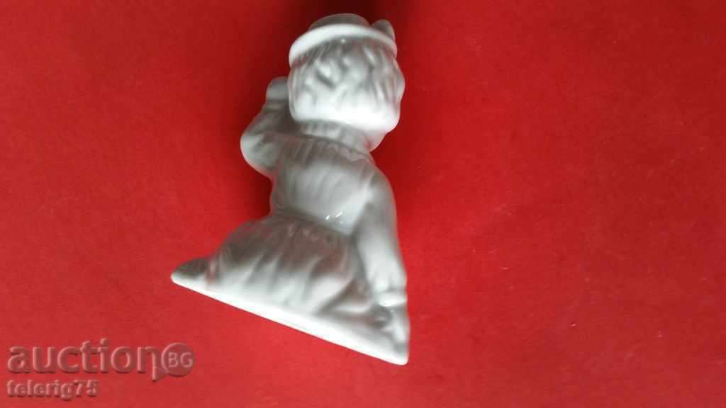 An old little porcelain statuette 'Girl' with price 8.00 BGN | € 4.09 An old little porcelain statuette 'Girl' with price 8.00 BGN | € 4.09