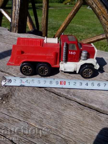 Vechi jucărie camion foc