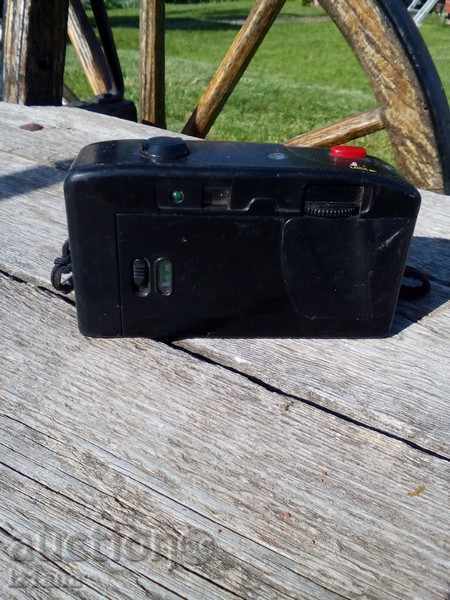 Old camera with price 5.00 BGN | € 2.56 Old camera with price 5.00 BGN | € 2.56