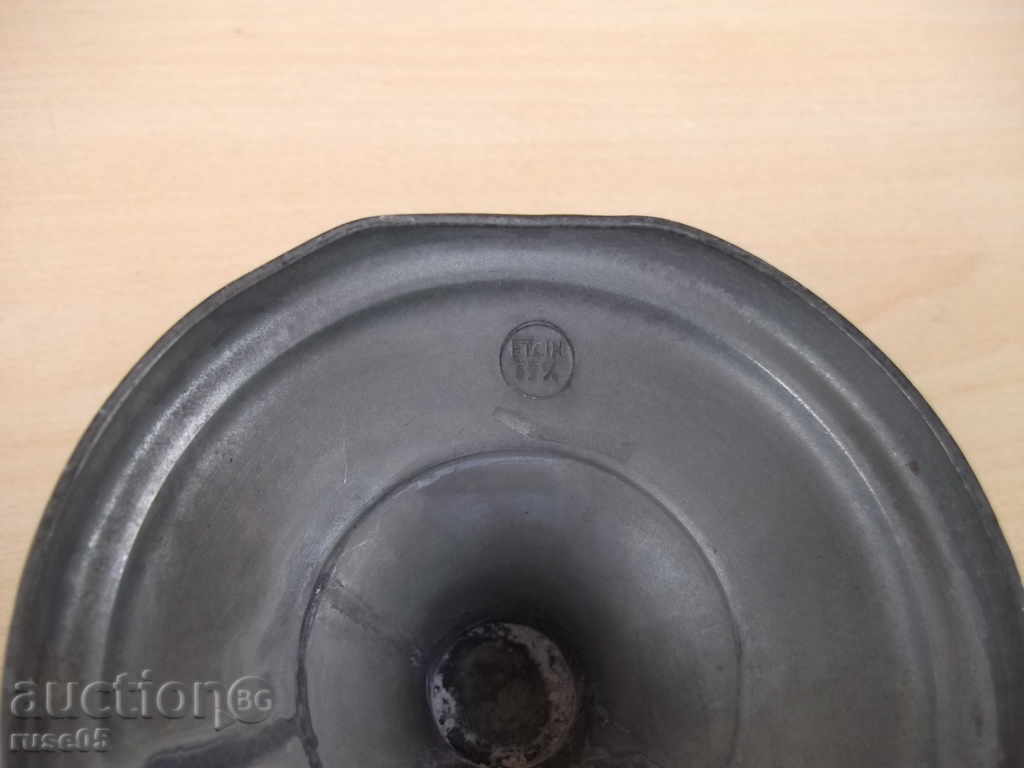 Delivery of Old metal vessel - 284,4 g Delivery of Old metal vessel - 284,4 g