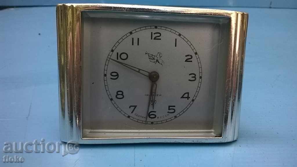 Настолен часовник Винаги готов-СССР