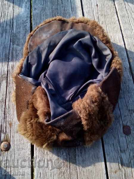 An old leather hat - 6
