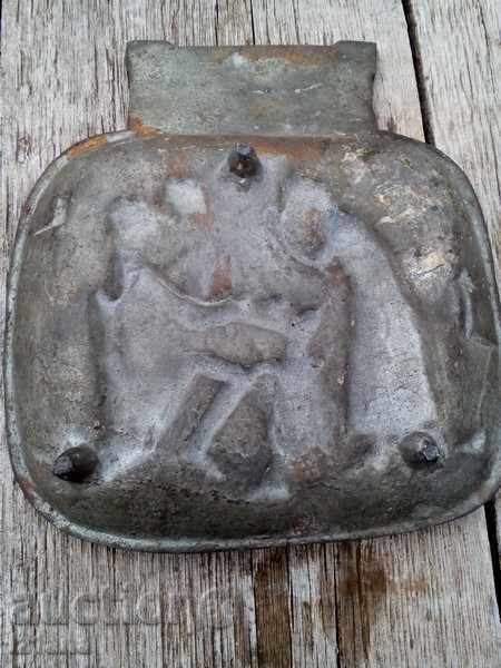 Delivery of Ancient ashtray, a plate, a souvenir Delivery of Ancient ashtray, a plate, a souvenir