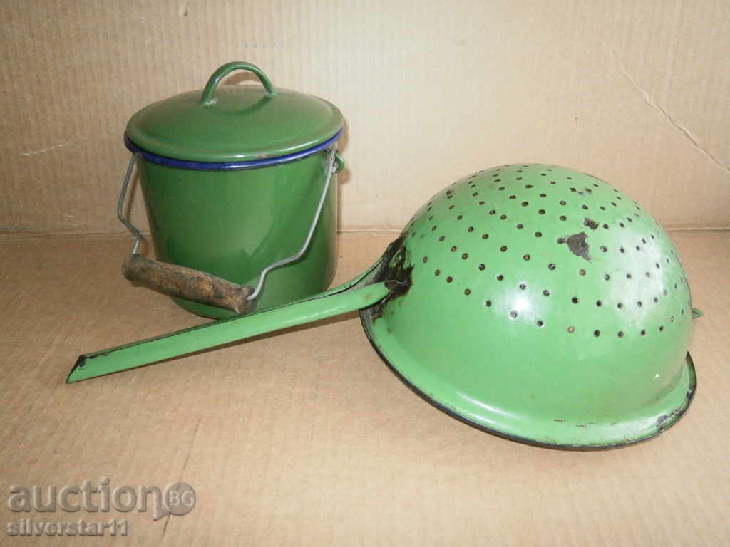 Auction enameled pots 60th lot 2 pieces Auction enameled pots 60th lot 2 pieces