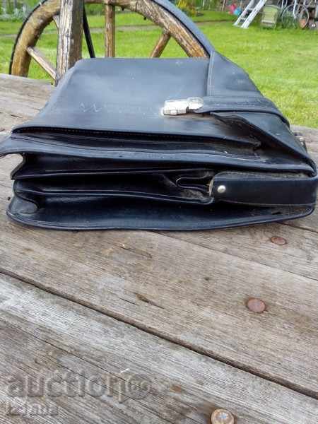 Auction An old leather bag Auction An old leather bag