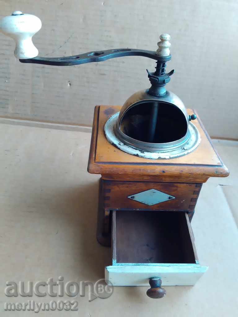 Auction An old German coffee pepper mills Auction An old German coffee pepper mills