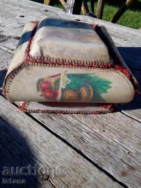 Licitație caseta de bijuterii veche Licitație caseta de bijuterii veche