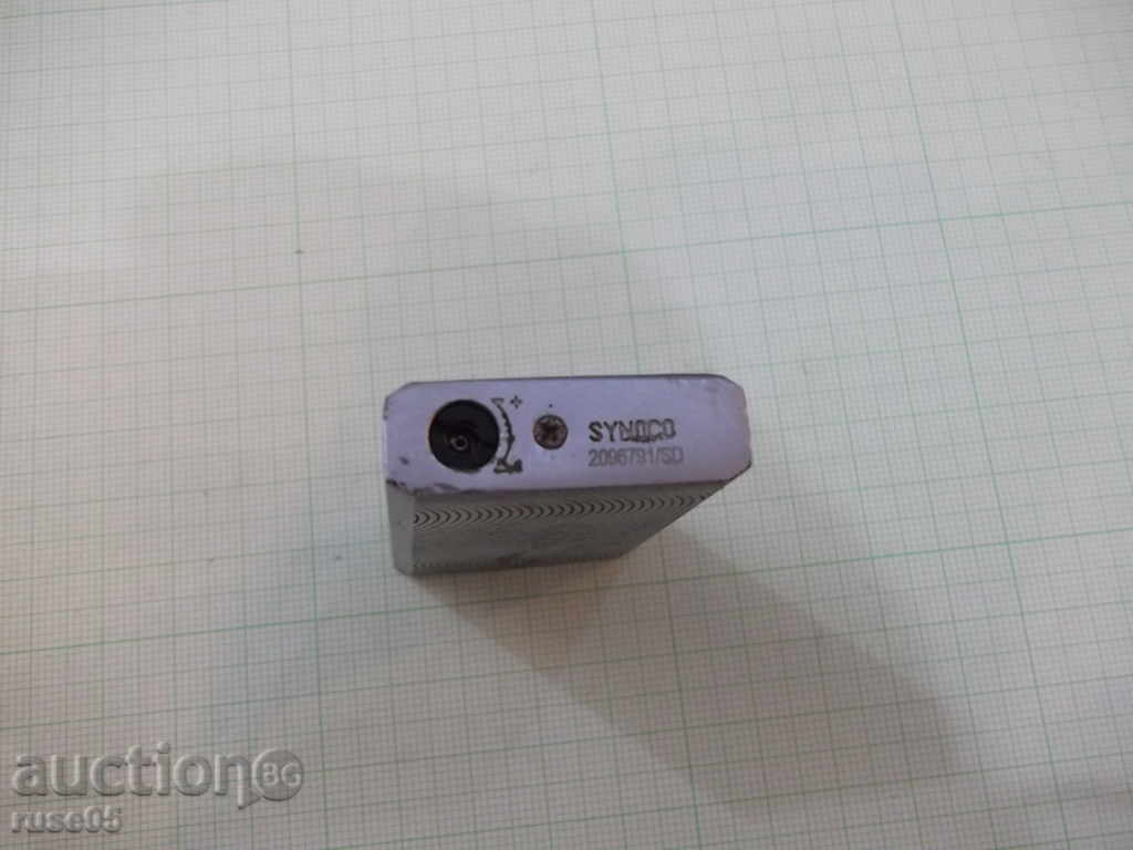 Delivery of Lighter "Marlboro" gas with soft flame working Delivery of Lighter "Marlboro" gas with soft flame working