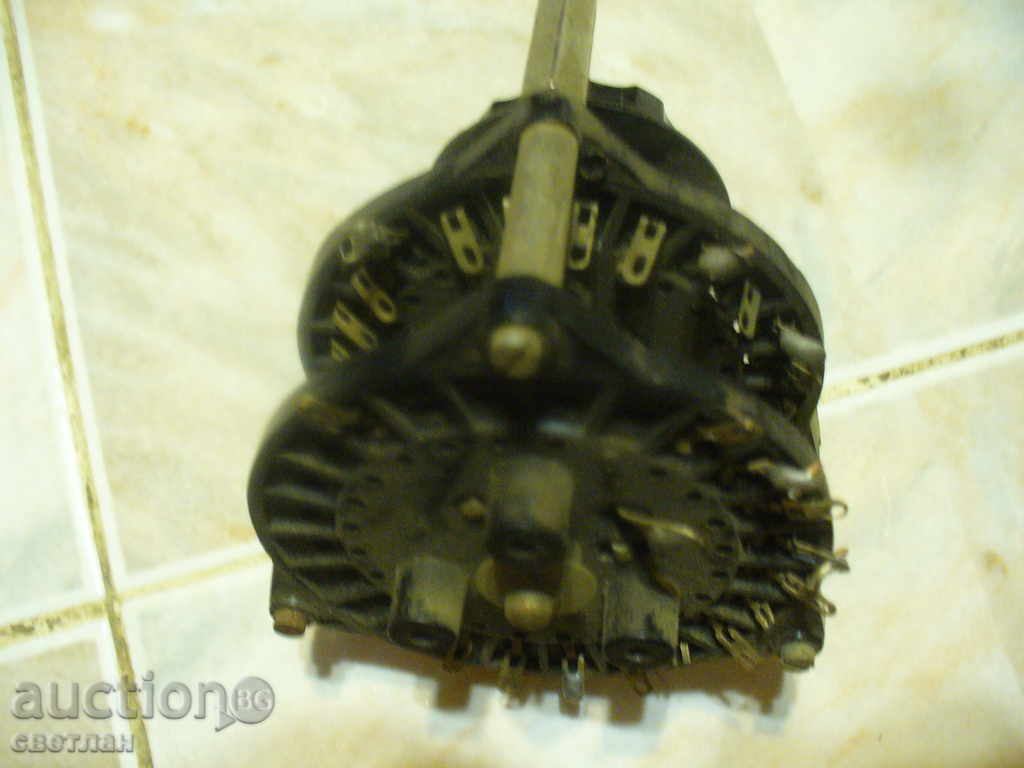 OLD BAKELITE GALETTE KEY with price 26.00 BGN | € 13.29 OLD BAKELITE GALETTE KEY with price 26.00 BGN | € 13.29