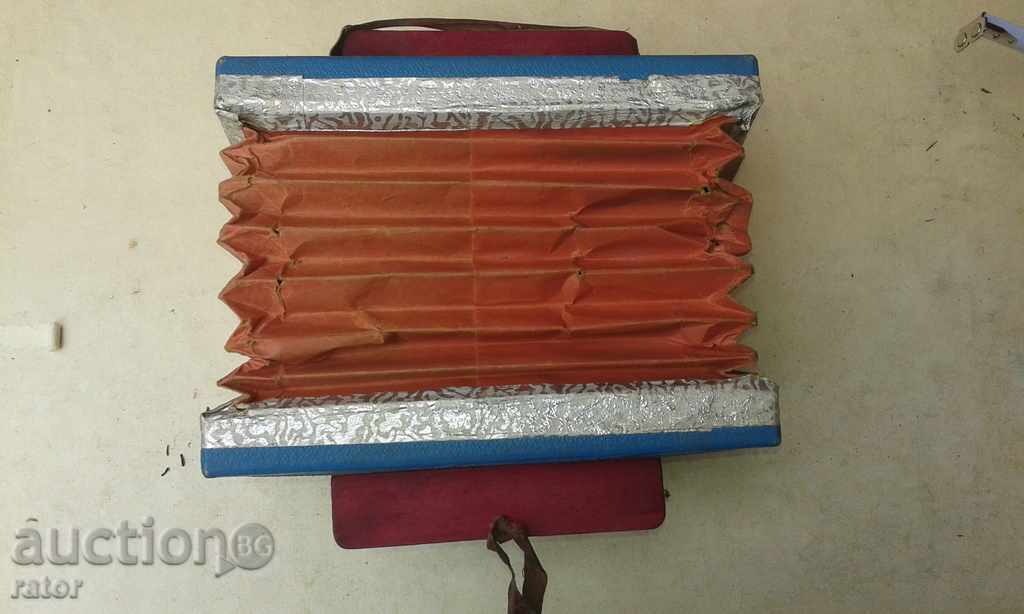 Auction  Old toy - ACORDEON