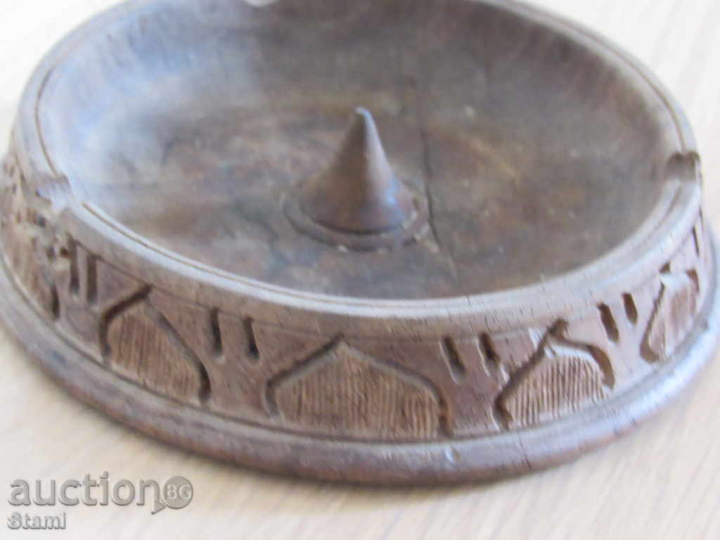 Delivery of Ebony ashtray from the 90s of the twentieth century Delivery of Ebony ashtray from the 90s of the twentieth century