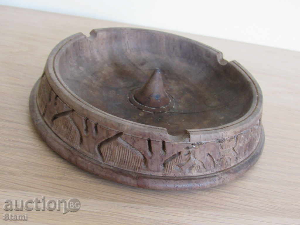 Ebony ashtray from the 90s of the twentieth century