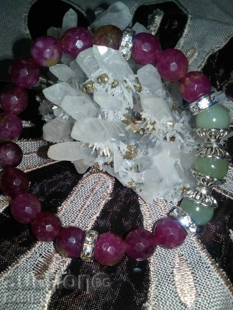 GRAY AHATES AND NEPHRIT with price 12.00 BGN | € 6.14 GRAY AHATES AND NEPHRIT with price 12.00 BGN | € 6.14