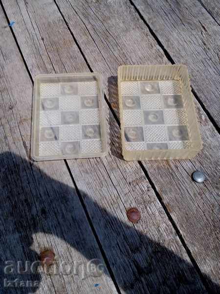 An old plastic box with price 3.00 BGN | € 1.53 An old plastic box with price 3.00 BGN | € 1.53