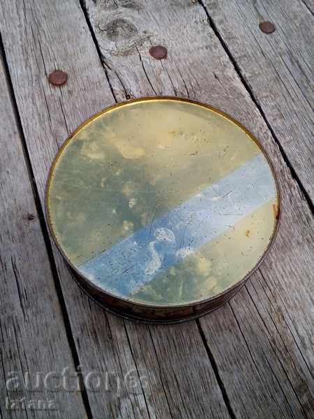 Delivery of An old box of TAHAN HALVA Delivery of An old box of TAHAN HALVA