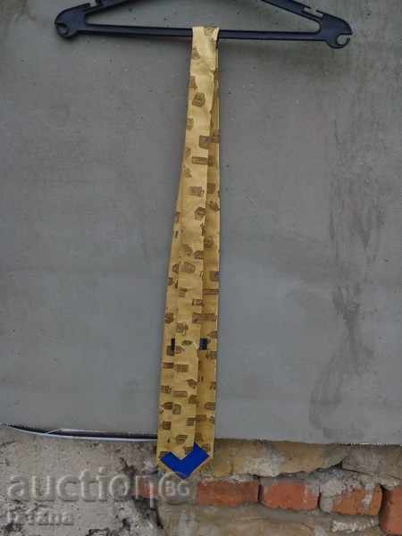 Delivery of An old tie Delivery of An old tie