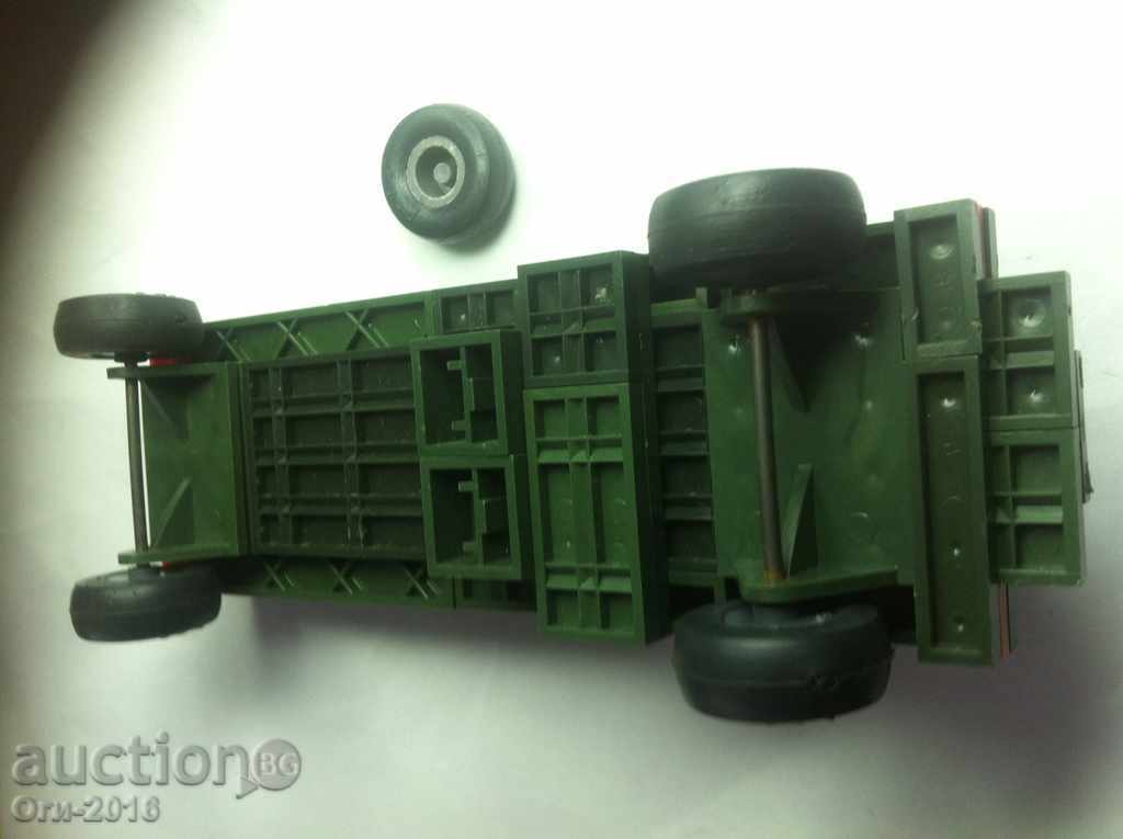 jucărie camion vechi cu preț 15.00 BGN | € 7.67