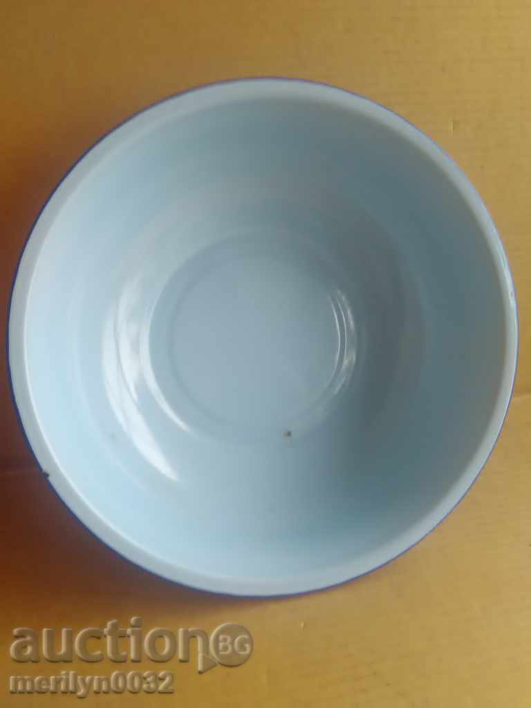 Enameled basin, bowl, enamel bowl with price 52.00 BGN | € 26.59 Enameled basin, bowl, enamel bowl with price 52.00 BGN | € 26.59