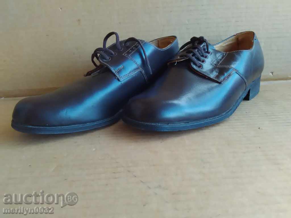 pantofi rochie ordonatorului de credite „seceră și ciocan“ piele talpă din piele №41 PRB BNA cu preț 53.00 BGN | € 27.10