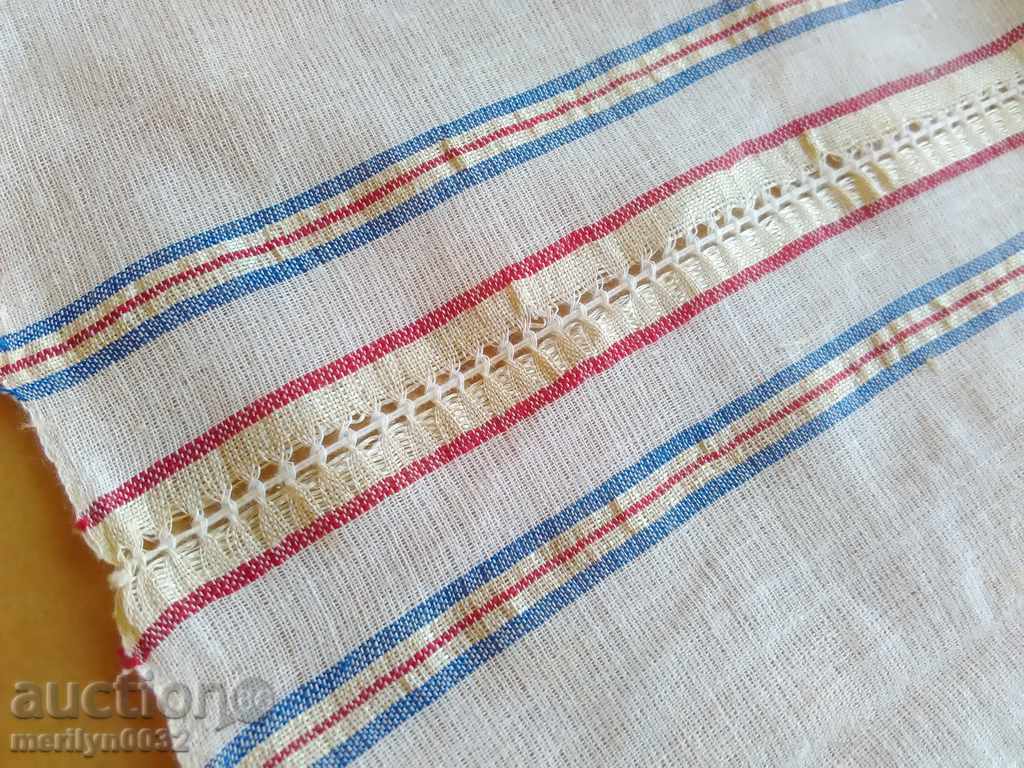 Delivery of An old hand-woven cloth embroidery