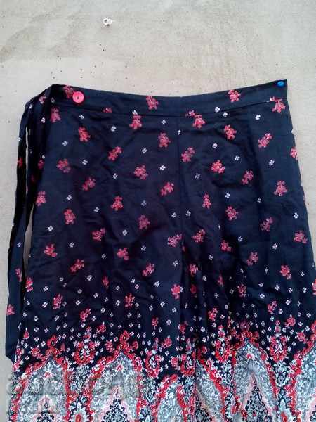 An old lady's skirt with price 6.00 BGN | € 3.07 An old lady's skirt with price 6.00 BGN | € 3.07