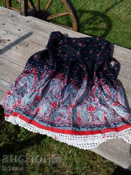 Delivery of An old lady's skirt Delivery of An old lady's skirt