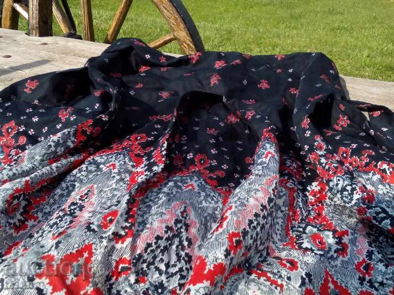 An old lady's skirt - 5 An old lady's skirt - 5