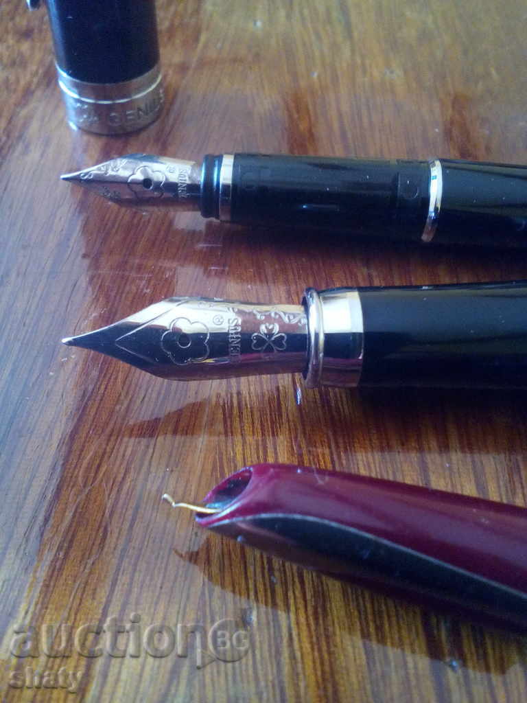 Auction  Lot pens.