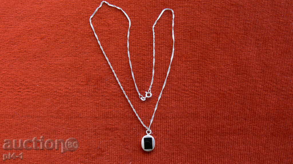 Ασημένιο κολιέ με κρεμαστό κόσμημα Ασημένιο κολιέ με κρεμαστό κόσμημα