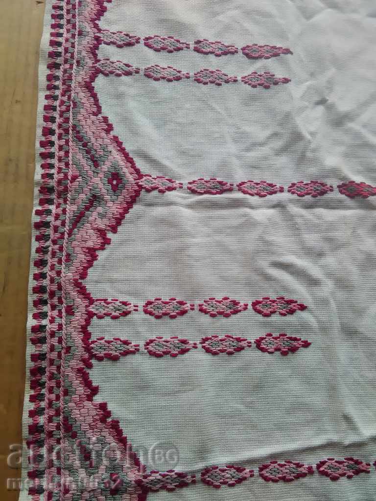 Licitație Broderie veche făcută manual, costum de costum, rochie UNICĂ Licitație Broderie veche făcută manual, costum de costum, rochie UNICĂ