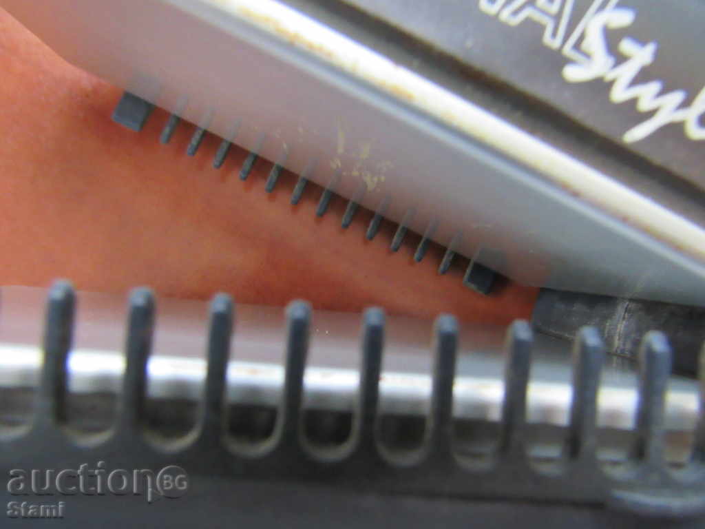 Ufesa Hair Straightener with price 15.00 BGN | € 7.67