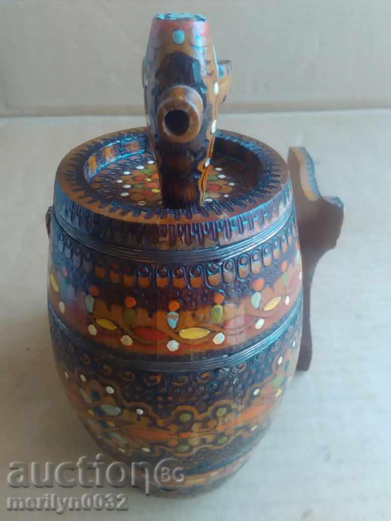 Auction Bourne, barrel, wooden pyrographic souvenir Auction Bourne, barrel, wooden pyrographic souvenir