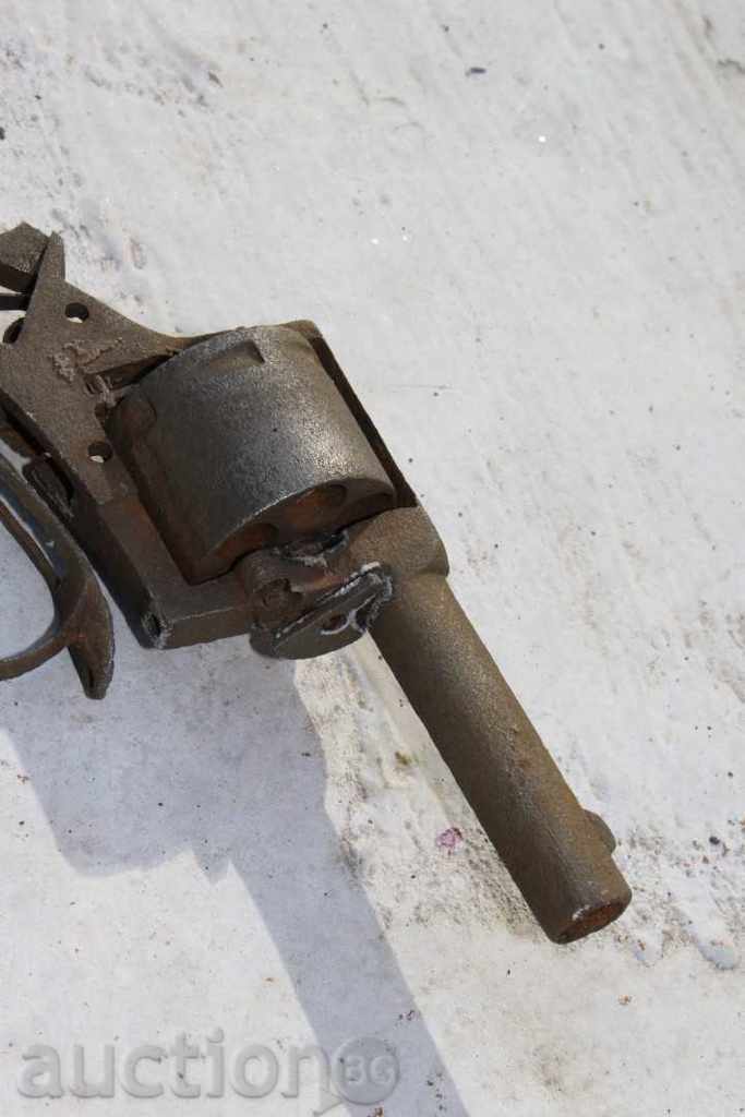 Pistol Pishtov Revolver with price 220.00 BGN | € 112.48 Pistol Pishtov Revolver with price 220.00 BGN | € 112.48