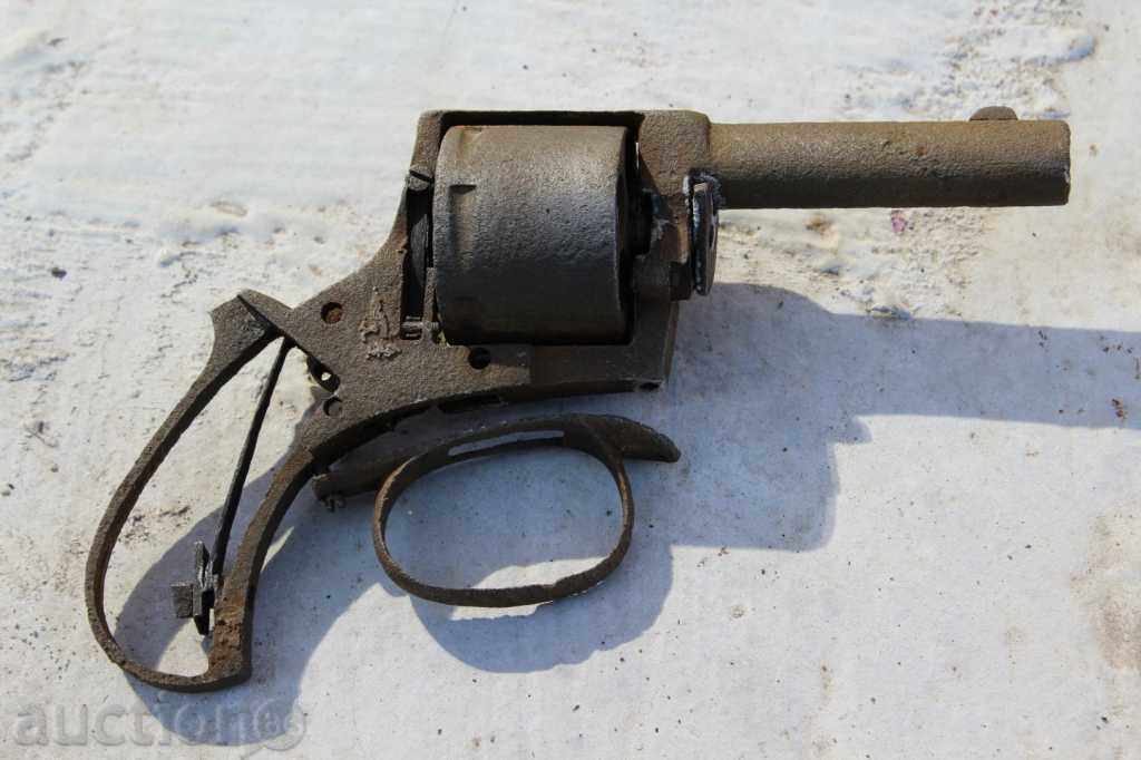 Pistol Pishtov Revolver