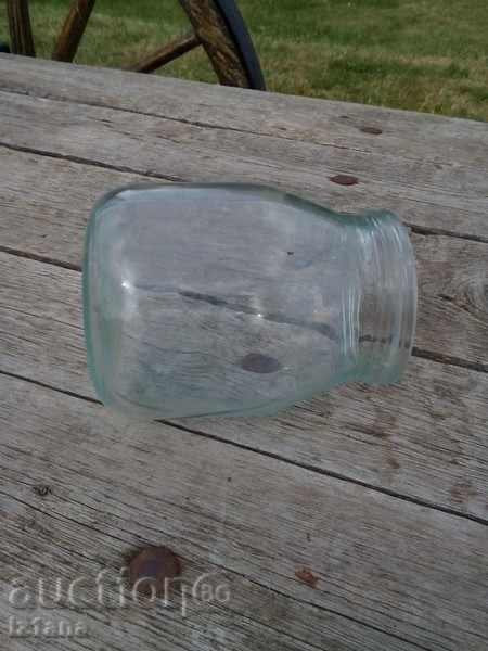 Auction An old jar Auction An old jar