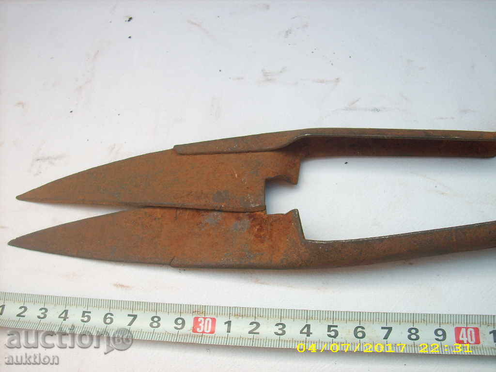 OLD HANGER FOR SHEEPING SHEEP - 5 OLD HANGER FOR SHEEPING SHEEP - 5