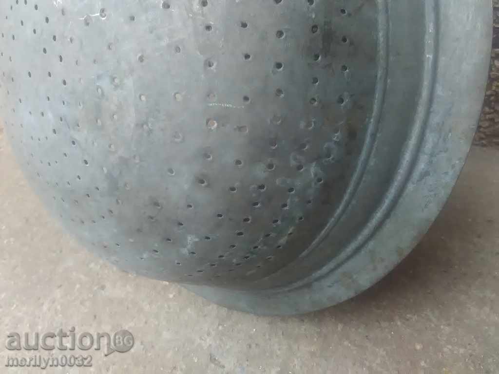 Μεταλλικό σκεύος μέλιου σουρωτήρι χάλκινο εβραϊκό δώρο Μοις Λεόν 1932 - 6 Μεταλλικό σκεύος μέλιου σουρωτήρι χάλκινο εβραϊκό δώρο Μοις Λεόν 1932 - 6