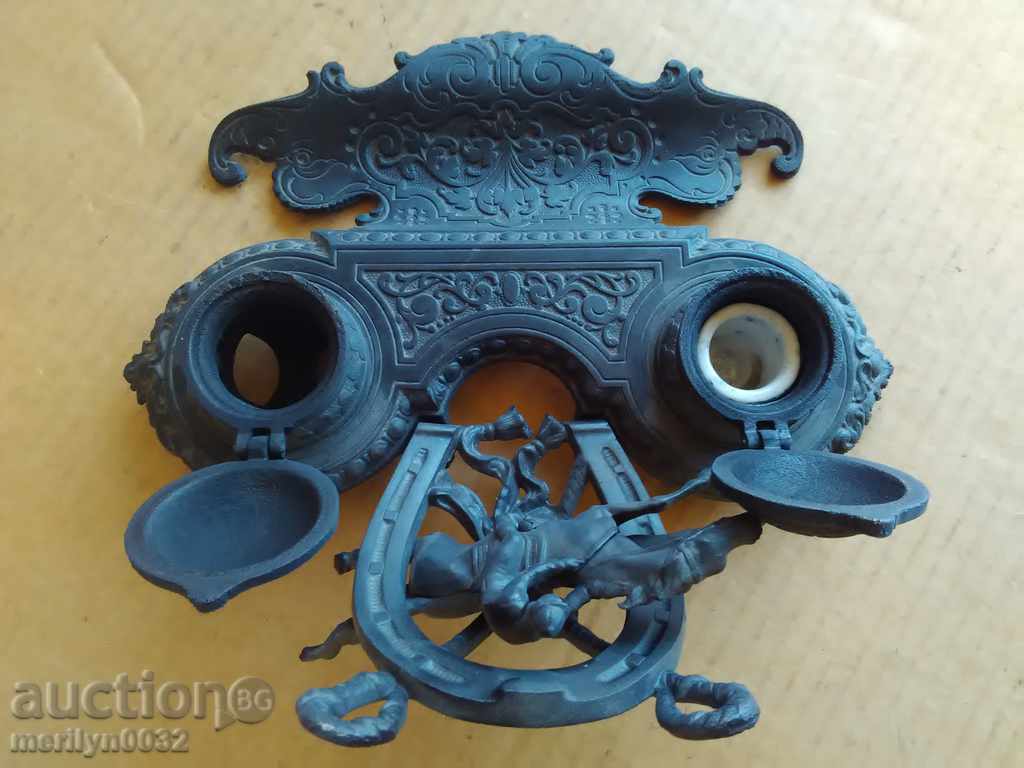 Delivery of An old ink cartridge with a figure, a statuette, a figurine