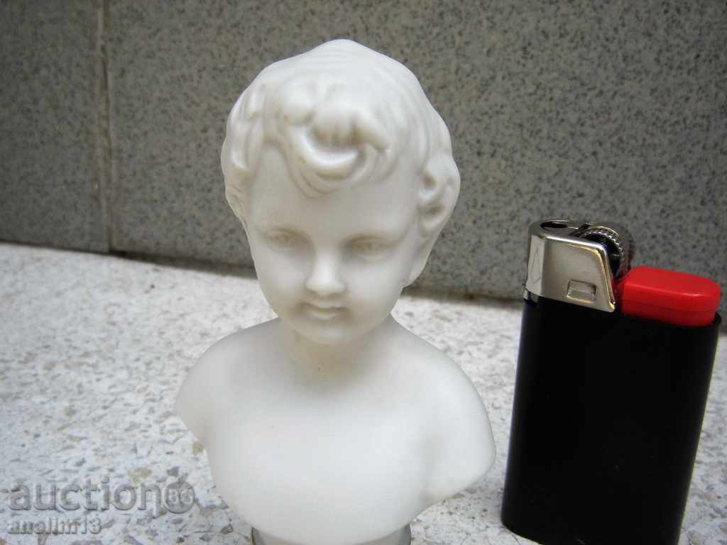 STAR PORCELAN with price 59.00 BGN | € 30.17 STAR PORCELAN with price 59.00 BGN | € 30.17