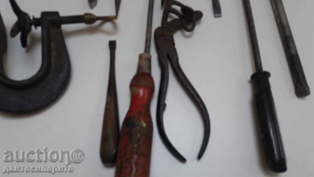 Old tools with price 9.99 BGN | € 5.11 Old tools with price 9.99 BGN | € 5.11