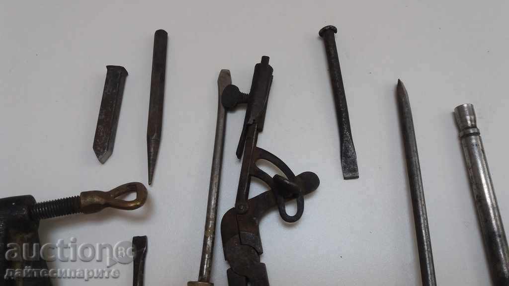 Auction Old tools Auction Old tools