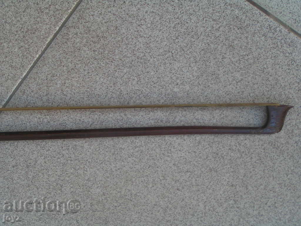 Стар лък за цигулка с цена 40.00 лв. | € 20.45