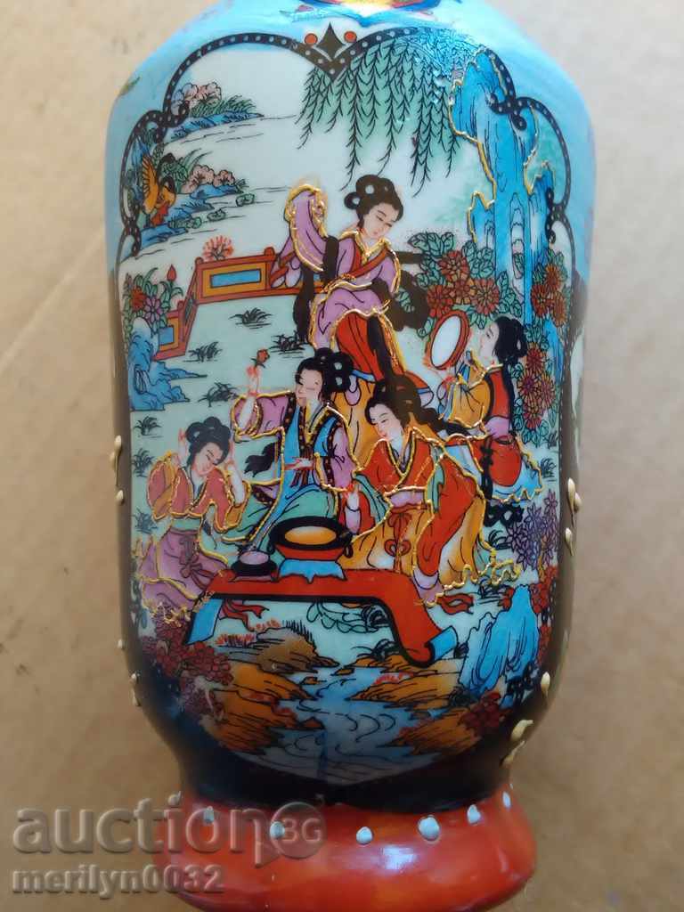 Παλιά βάζο από πορσελάνη ζωγραφισμένα πορσελάνη Ιαπωνία με τιμή 89.00 BGN | € 45.50 Παλιά βάζο από πορσελάνη ζωγραφισμένα πορσελάνη Ιαπωνία με τιμή 89.00 BGN | € 45.50