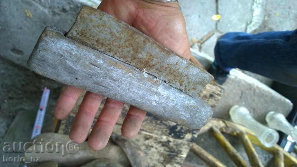 Auction 8338. STABLE HORSEBRIDGE HANDS FOR SKIN CUTTING Auction 8338. STABLE HORSEBRIDGE HANDS FOR SKIN CUTTING